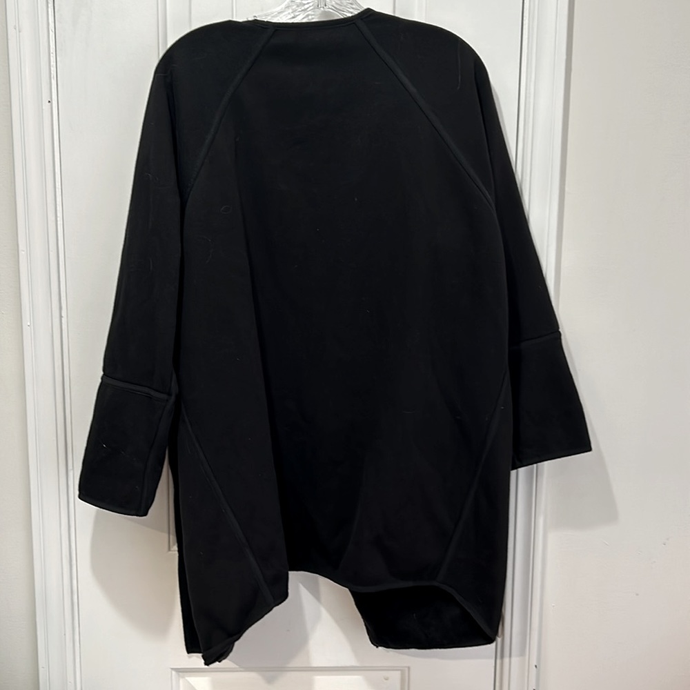 Athleta Cozy Karma Wrap long sleeve in Black size Small. EUC.